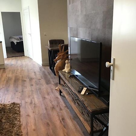 Chic Appartement In Sas Van Gent Exterior photo